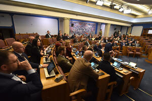 Bivšim radnicima drvne i šumarske industrije 12.000 eura u pet rata