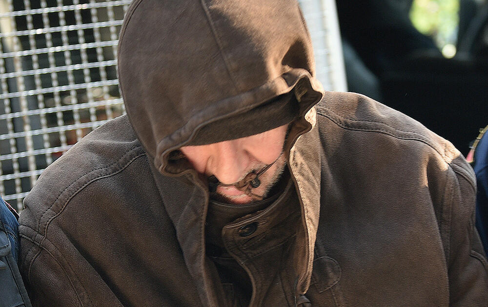 <p>Zgradu tužilaštva u Nikšiću obezbjeđuju službenici Uprave policije, naoružani dugim cijevima</p>