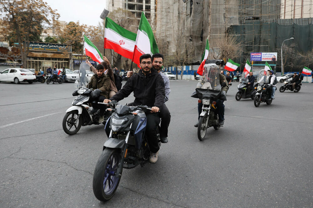 <p>Izrael saopštio da je pokrenuo "preventivni napad"</p>  <p>Iranski ministar vanjskih poslova Abas Aragči je rekao da je Iran "možda izgubio jednog ili dva komandanta". Takođe je naveo da je iranski vrhovni vođa, ajatolah Ali Hamnei, "živ", koliko je njemu poznato</p>