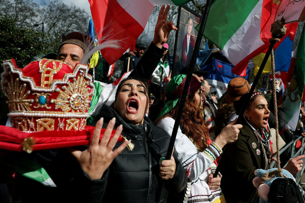 <p>Izrael saopštio da je pokrenuo "preventivni napad"</p>  <p>Iranski ministar vanjskih poslova Abas Aragči je rekao da je Iran "možda izgubio jednog ili dva komandanta". Takođe je naveo da je iranski vrhovni vođa, ajatolah Ali Hamnei, "živ", koliko je njemu poznato</p>