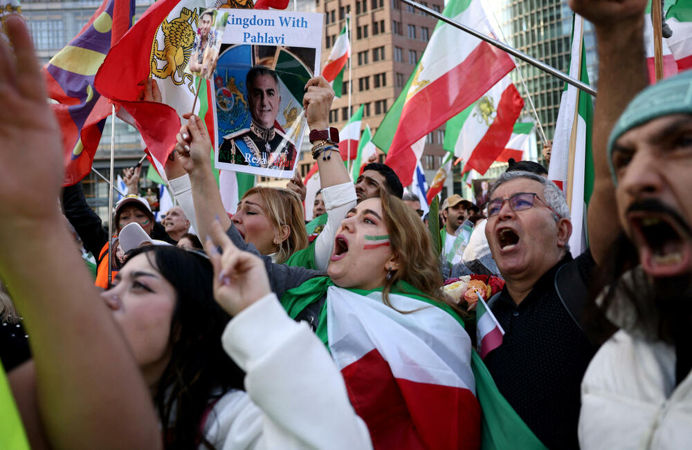 <p>Izrael saopštio da je pokrenuo "preventivni napad"</p>  <p>Iranski ministar vanjskih poslova Abas Aragči je rekao da je Iran "možda izgubio jednog ili dva komandanta". Takođe je naveo da je iranski vrhovni vođa, ajatolah Ali Hamnei, "živ", koliko je njemu poznato</p>