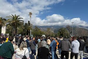 Novi protest Sindikata HG "Budvanska rivijera"; Vugdelić:...