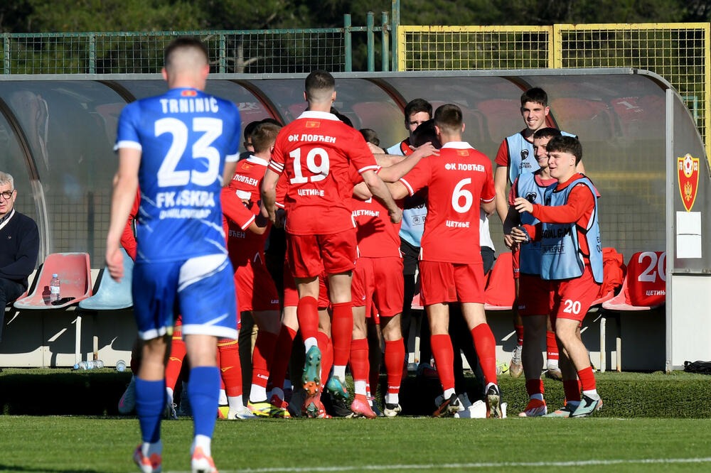 Slavlje igrača Lovćena protiv Iskre, Foto: FSCG