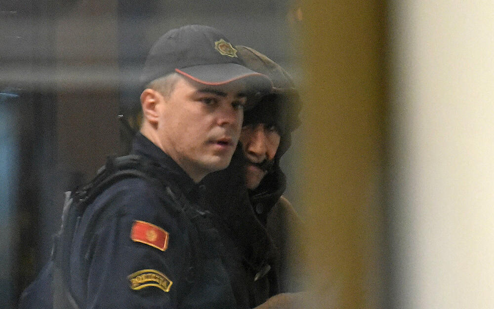 Đukanović isped zgrade tužilaštva