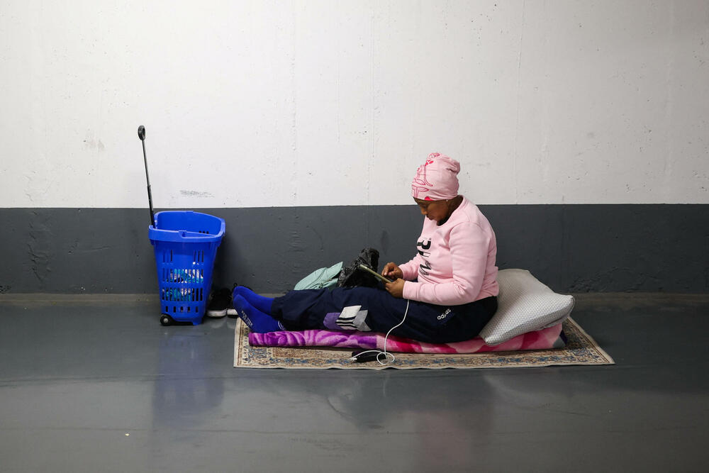 <p>Komandant vatrogasno-spasilačke službe distrikta Tel Aviv rekao je da se zgrada djelimično urušila nakon napada i da je izbio požar, prenosi list Harec</p>