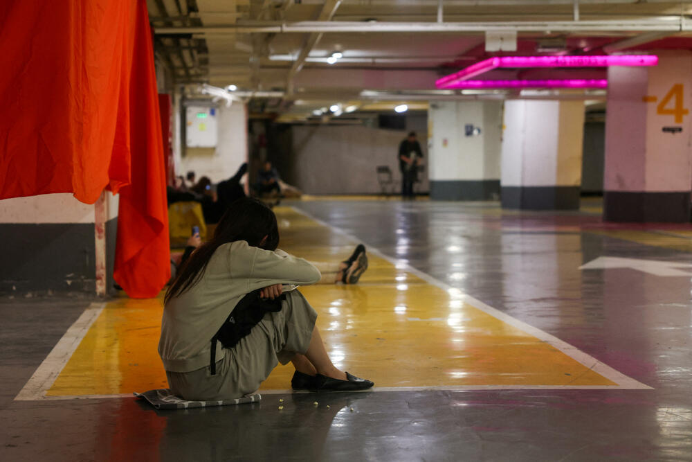 <p>Komandant vatrogasno-spasilačke službe distrikta Tel Aviv rekao je da se zgrada djelimično urušila nakon napada i da je izbio požar, prenosi list Harec</p>