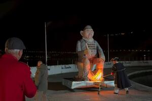 Završen Praznik mimoze, u plamenu nestao Zaobilitis Nervozitis...