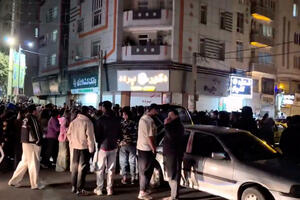 Tuga i slavlje u podijeljenom Iranu