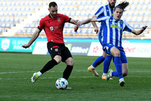 Kiks Sutjeske u Beranama, Mornar smanjio zaostatak za liderom i...