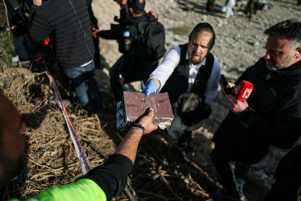 <p>Iranski državni mediji su u subotu potvrdili smrt 86-godišnjeg lidera te zemlje, ajatolaha Alija Hameneija</p>
