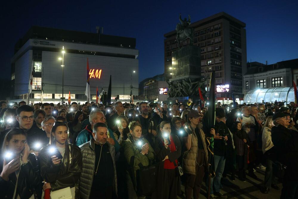 <p>Vučić je na Instagramu, reagujući na lutku, kazao da je "biti raspet na krst od najgorih u Srbiji - ponos i podstrek za još snažniju borbu"</p>