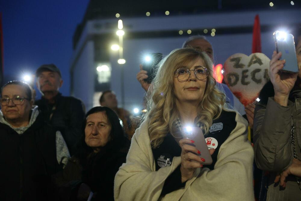 <p>Vučić je na Instagramu, reagujući na lutku, kazao da je "biti raspet na krst od najgorih u Srbiji - ponos i podstrek za još snažniju borbu"</p>