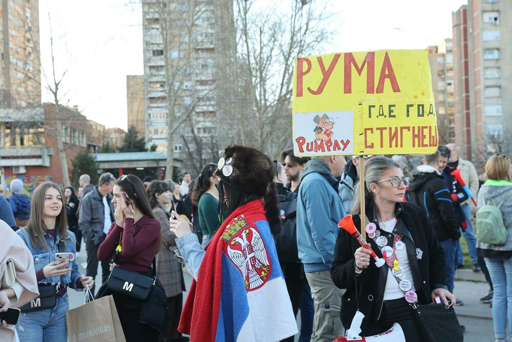 <p>Vučić je na Instagramu, reagujući na lutku, kazao da je "biti raspet na krst od najgorih u Srbiji - ponos i podstrek za još snažniju borbu"</p>