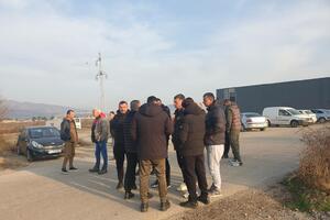 Botunjani se okupili ispred gradilišta: "Da se dogovorimo, bolje...