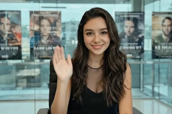 AI glumica Tili Norvud dobija cijeli univerzum