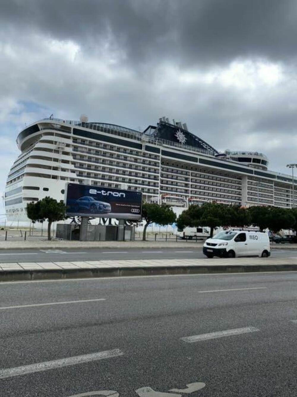 Kokain uzeli sa broda Fantasia, fotografija sa Skaja