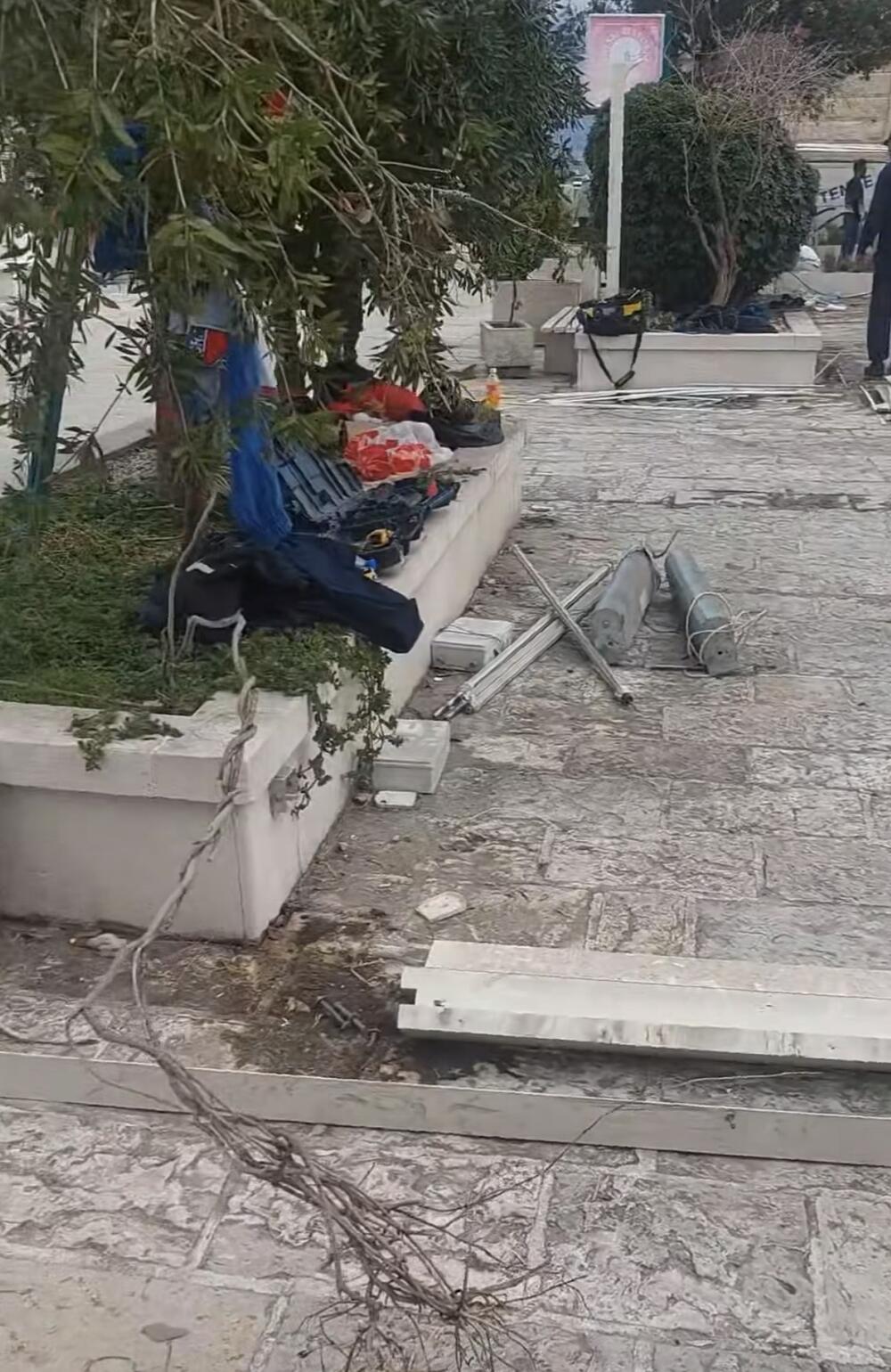 uklanjanje tendi Stari grad Budva