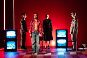 O sistemu, predatorima i mladim ženama