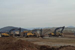 Zapaljena mašina na gradilištu u Botunu, Nišavić očekuje hitnu...