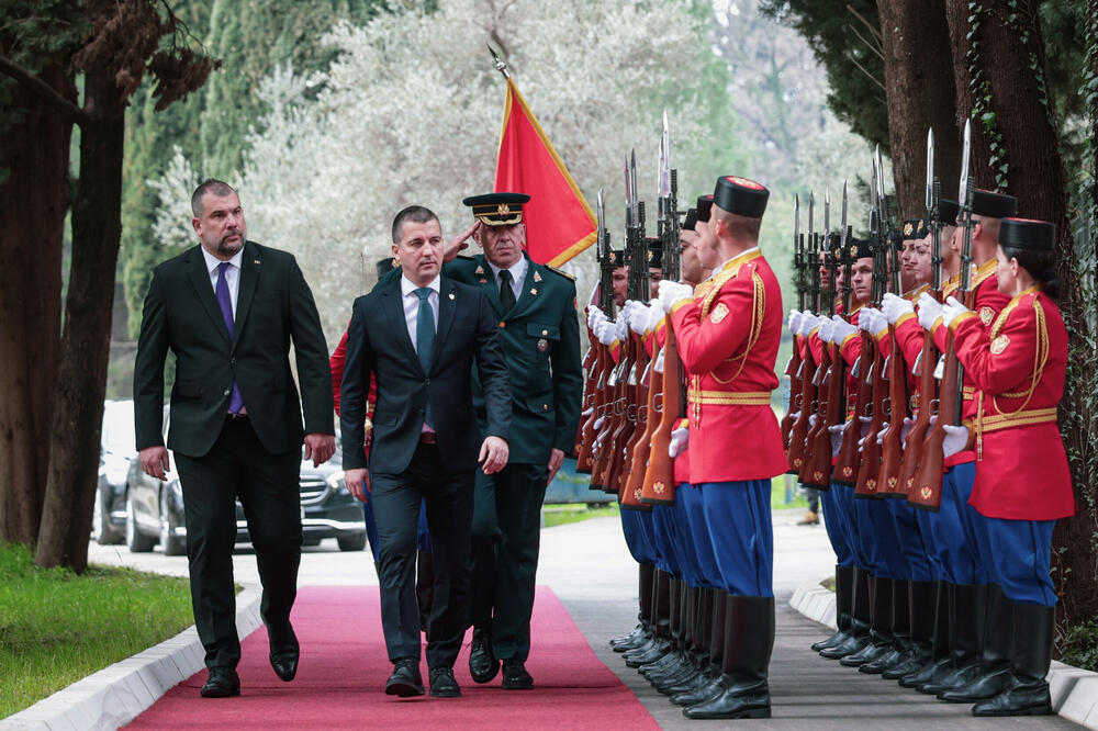 Sa svečanosti u Baru