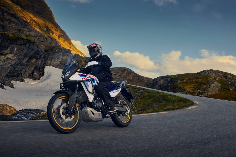 <p>AC VIVA, generalni uvoznik Honda motocikala za Crnu Goru, sa ponosom objavljuje izuzetnu novost za sve ljubitelje dvotočkaša - Honda je produžila fabričku garanciju na motocikle sa dosadašnje 2 godine na čak 6 godina.</p>