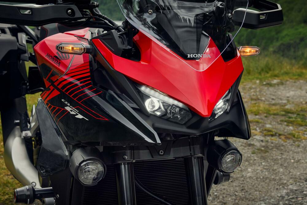 <p>AC VIVA, generalni uvoznik Honda motocikala za Crnu Goru, sa ponosom objavljuje izuzetnu novost za sve ljubitelje dvotočkaša - Honda je produžila fabričku garanciju na motocikle sa dosadašnje 2 godine na čak 6 godina.</p>