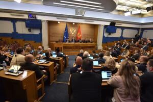 Kome topuz leži u zakonu...