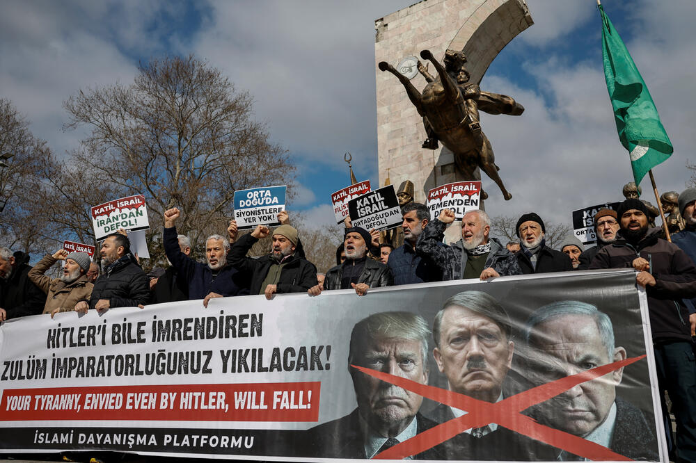 Protesti u Istanbulu nakon ubistva ajatolaha Alija Hameneija, Foto: Rojters