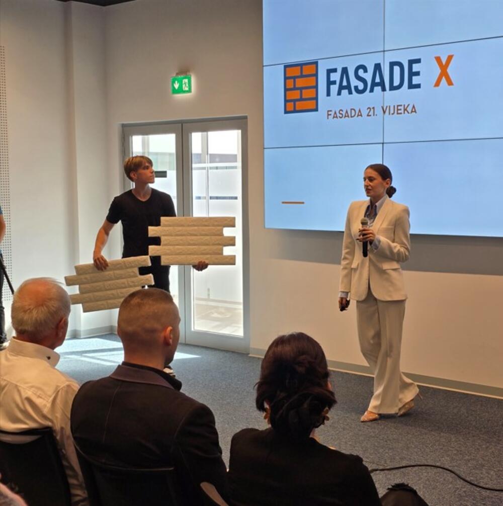 FasadeX, Anika Vilotić