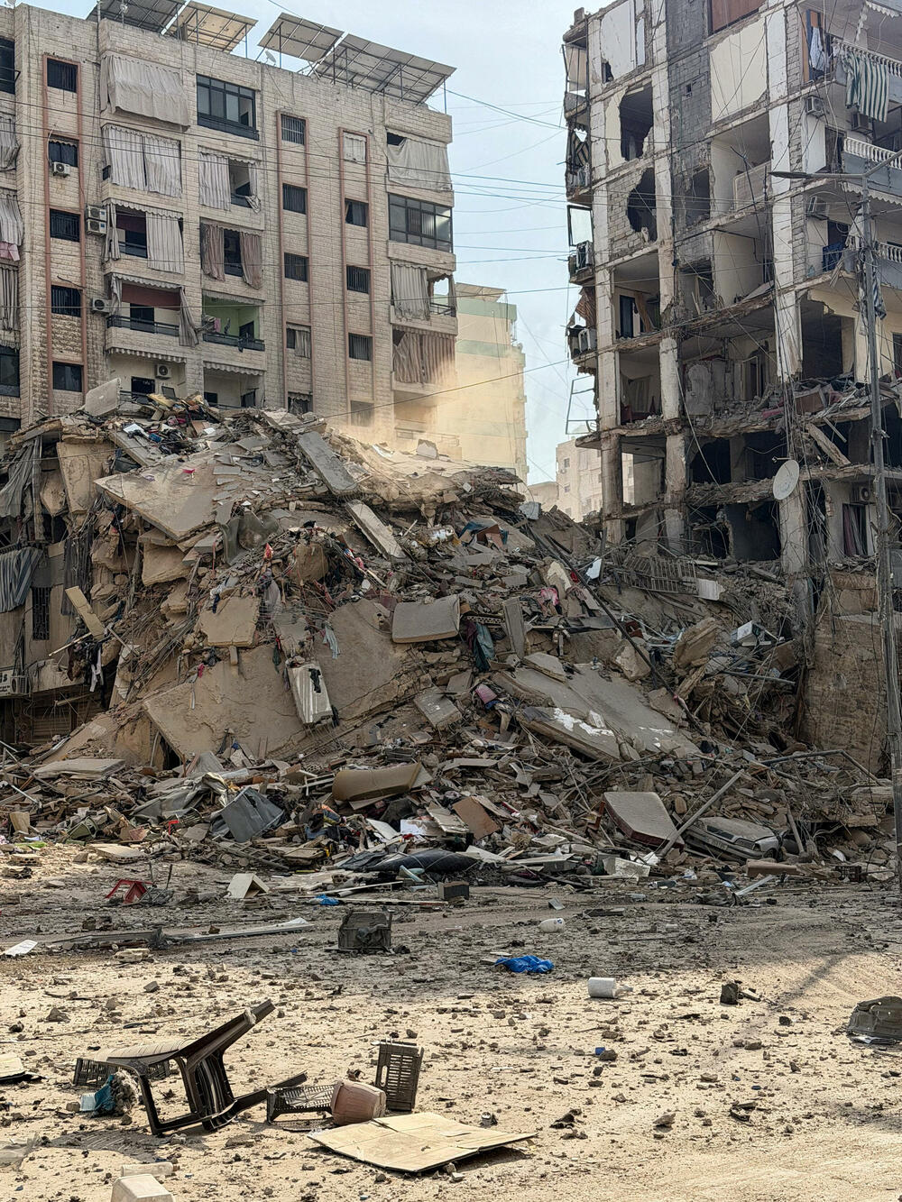 <p>Iran i Liban tokom noći pogođeni su talasom intenzivnih izraelskih napada. Iran je danas lansirao raketne i napade dronovima na Kuvajt, Katar, Saudijsku Arabiju i Bahrein. Predsjednik SAD Donald Tramp je ranije rekao da mora biti uključen u imenovanje narednog iranskog lidera</p>