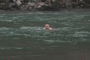 Slađan Šćekić pliva u ledenom Limu: Podsjeća nadležne da ispune...