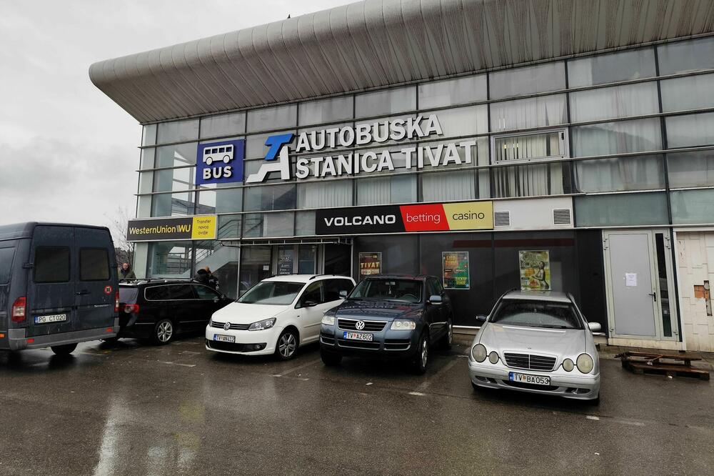 Autobuska stanica Tivat, Foto: Siniša Luković
