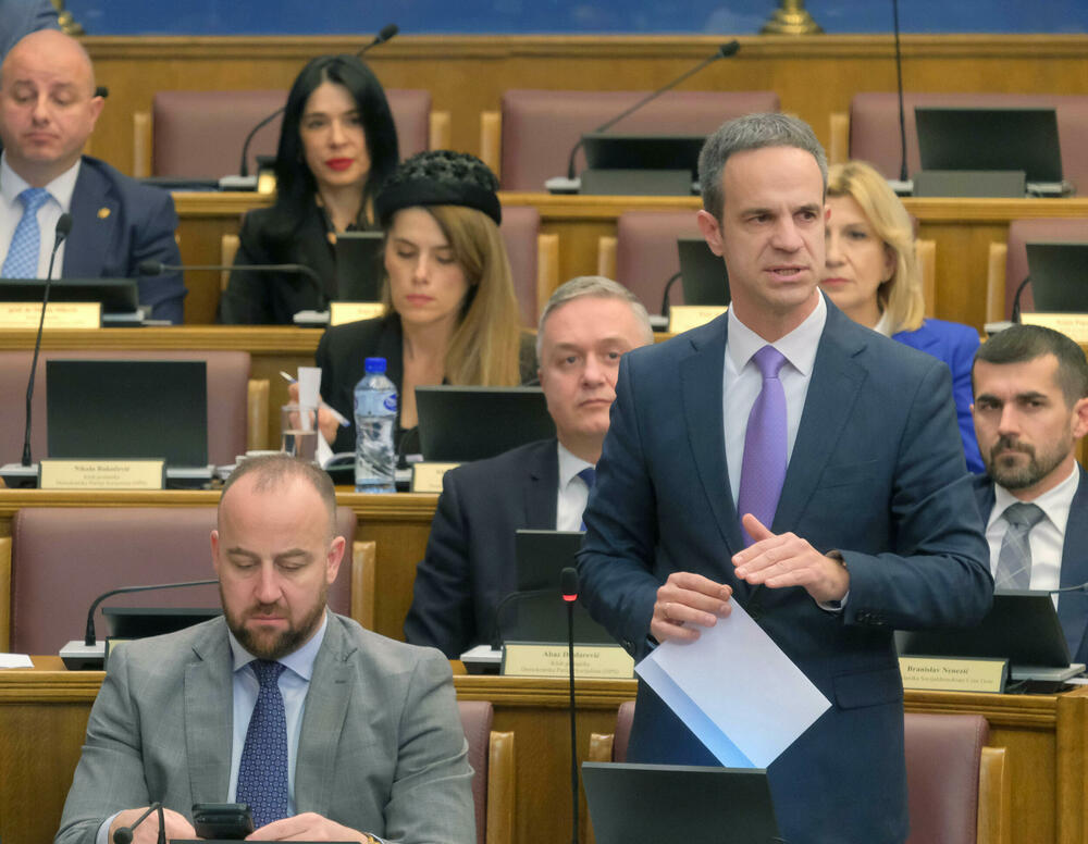 <p>Usvajanje Zakona o ANB-u podržalo je 47 poslanika, deset je bilo protiv, a uzdržanih nije bilo</p>