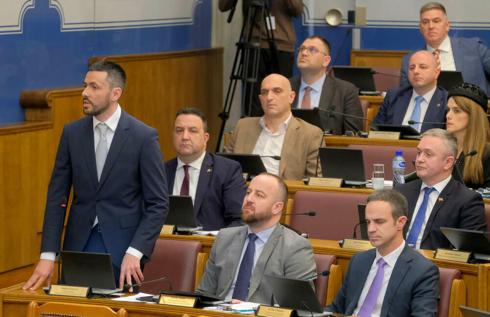 <p>Usvajanje Zakona o ANB-u podržalo je 47 poslanika, deset je bilo protiv, a uzdržanih nije bilo</p>