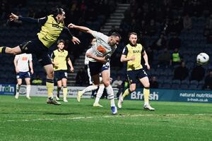 Osmajić glavom - pravo u metu, Preston izgubio od Oksforda (VIDEO)