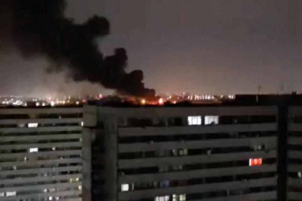 Vatra i dim iz pravca aerodroma u Teheranu, Foto: REUTERS