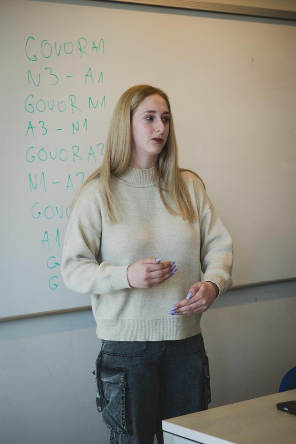 <p>Zoran Radulović iz tima &bdquo;Nemoć nasilja&ldquo;, kako je saopšteno iz CGO-a, rekao je da su krenuli potpuno neopterećeno, a stigli do debate za treće mjesto, što je dodatni razlog za zadovoljstvo, posebno imajući u vidu da je to bila njihova prva debata</p>