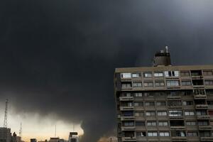 Bliski istok gori: Rafinerije, skladišta goriva i postrojenja za...