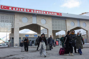 Granica je izlaz: Mali broj Iranaca planira da na neodređeno...