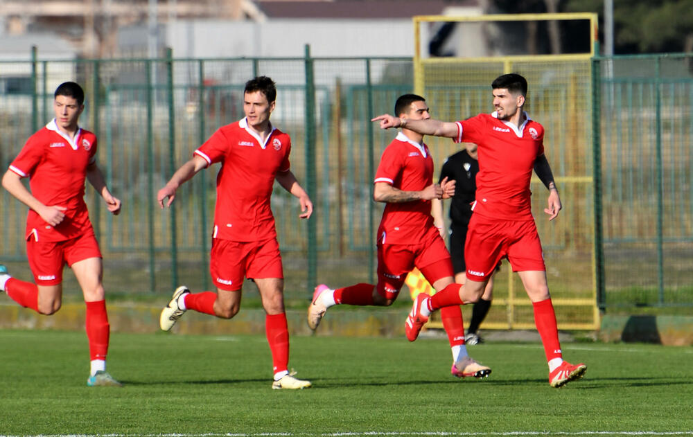 <p>Grbalj slavio protiv Igala (3:1), Otrant-Olimpik izgubio od Lovćena (4:2)</p>