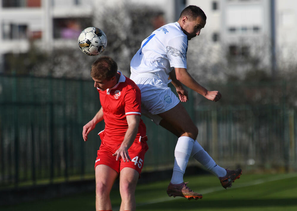 <p>Grbalj slavio protiv Igala (3:1), Otrant-Olimpik izgubio od Lovćena (4:2)</p>