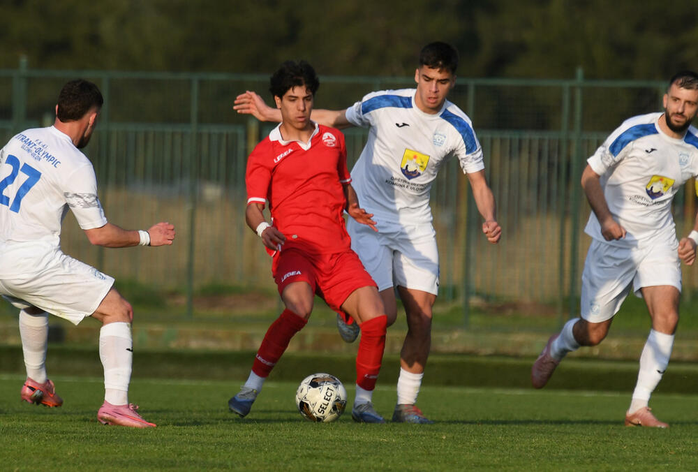 <p>Grbalj slavio protiv Igala (3:1), Otrant-Olimpik izgubio od Lovćena (4:2)</p>