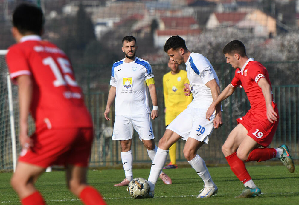 <p>Grbalj slavio protiv Igala (3:1), Otrant-Olimpik izgubio od Lovćena (4:2)</p>