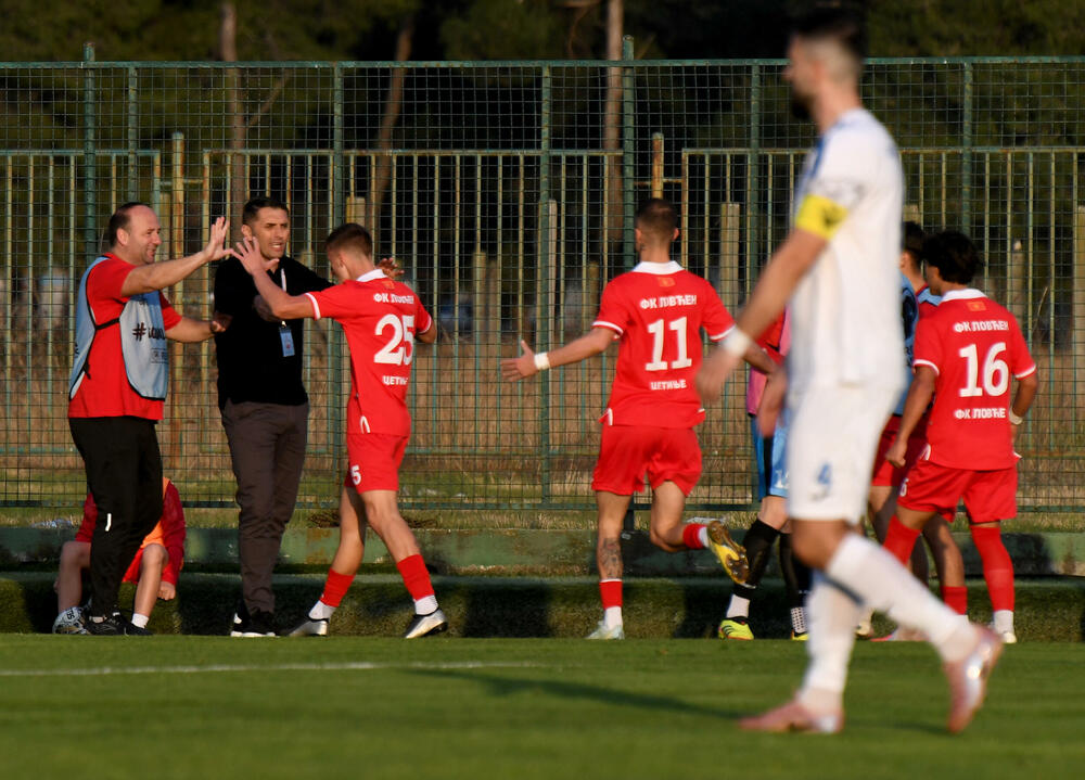 <p>Grbalj slavio protiv Igala (3:1), Otrant-Olimpik izgubio od Lovćena (4:2)</p>