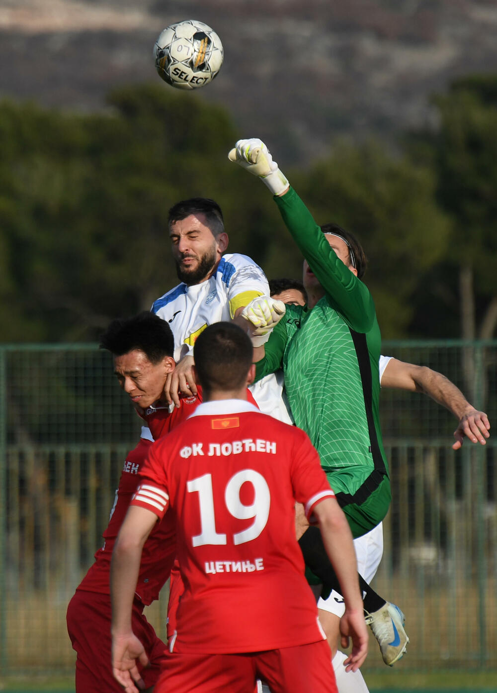 <p>Grbalj slavio protiv Igala (3:1), Otrant-Olimpik izgubio od Lovćena (4:2)</p>