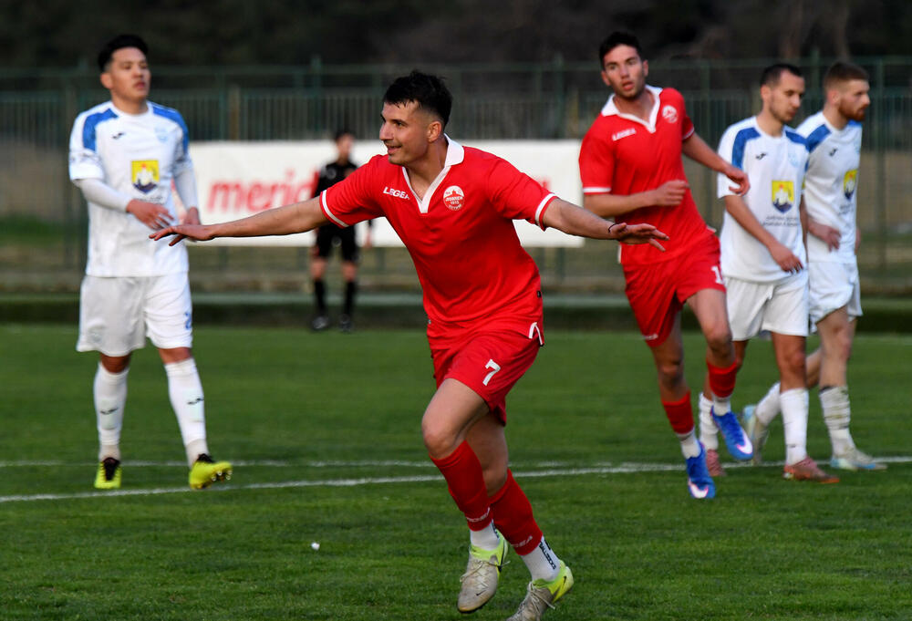 <p>Grbalj slavio protiv Igala (3:1), Otrant-Olimpik izgubio od Lovćena (4:2)</p>