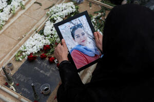Strah i nada Iranaca zarobljenih između bombi i prkosne vlasti