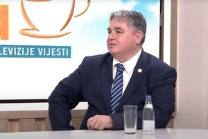 Ko upravlja zanatlijama: Oprečni stavovi o izvršnom direktoru...