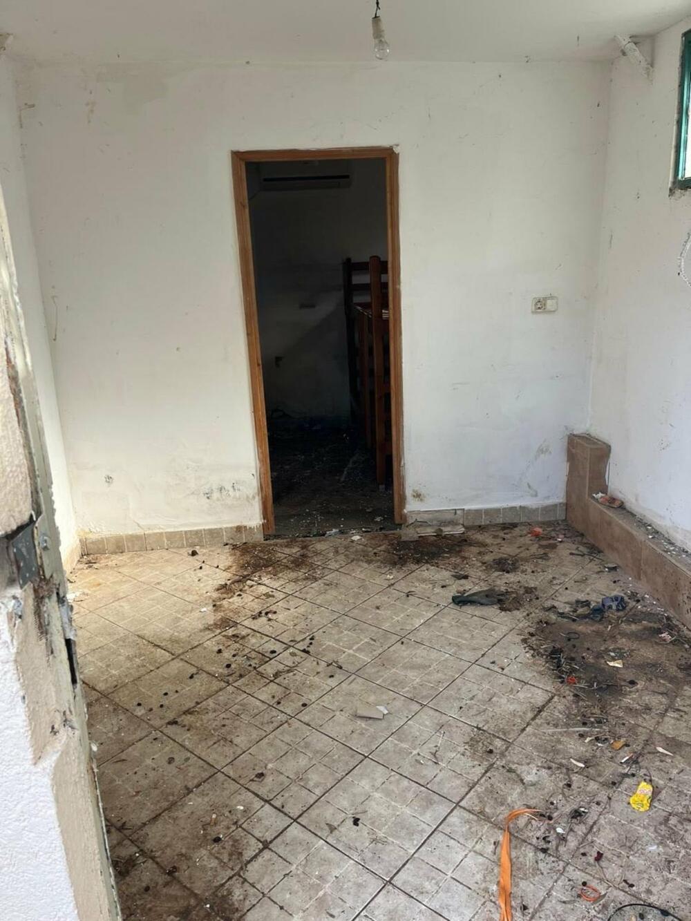 <p>Uklonjeni otpad i smeće, kao i pijesak koji su nanijeli talasi</p>