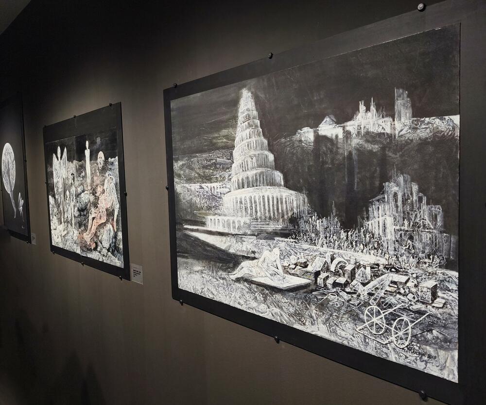 <p>Izložba &ldquo;Noć i dan&rdquo; Nikice Raičevića otvorena u podgoričkoj Galeriji &ldquo;Art&rdquo; koju je transformisala u kosmos imaginacije i racionalnog</p>